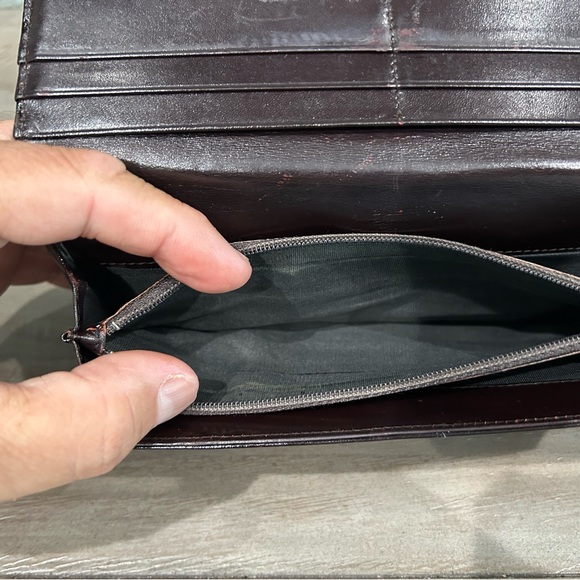 Authentic Vintage Women’s Prada Wallet - Picture 13 of 15